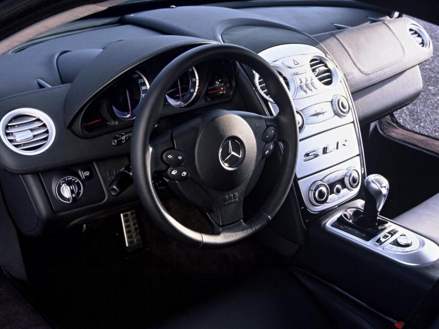  Mercedes-Benz SLR McLaren 2004 года  (фото 9 из 175)